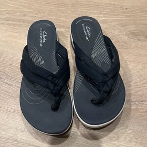 Clarks Cloudsteppers Women’s Navy Flip Flop Sandals Size 9